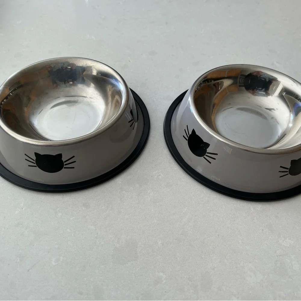 Food & Water Bowls for Cats - used, like-new
